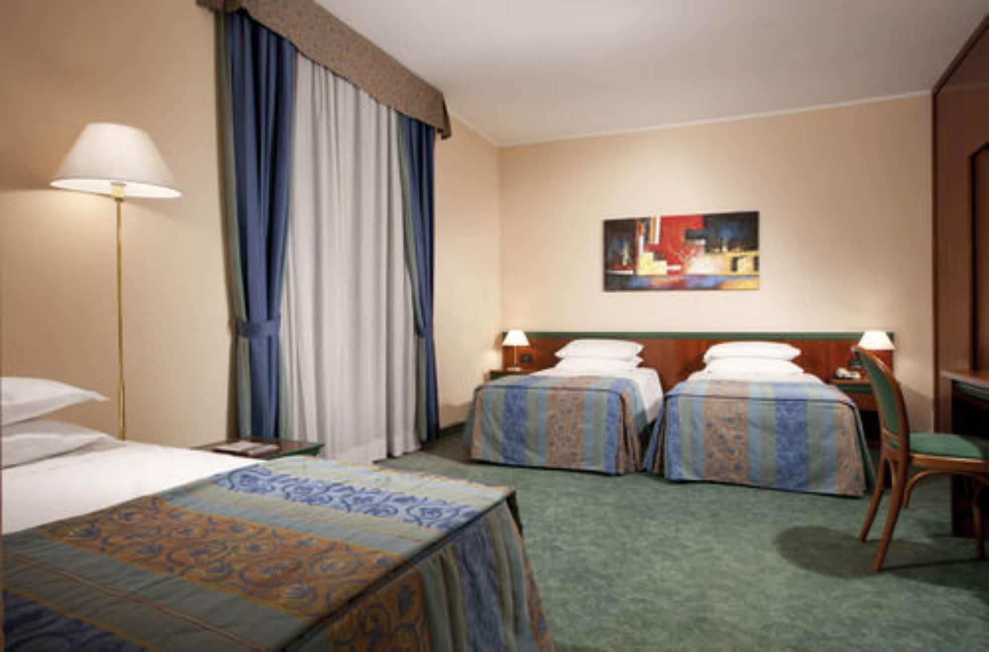 Hotel Raffaello Milan Exterior photo