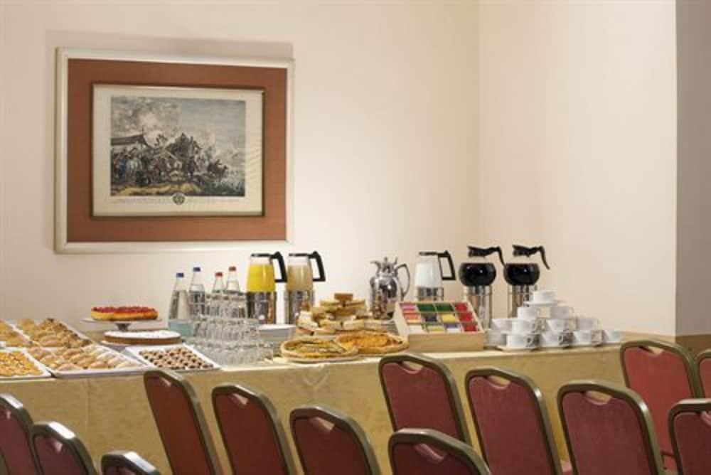 Hotel Raffaello Milan Exterior photo