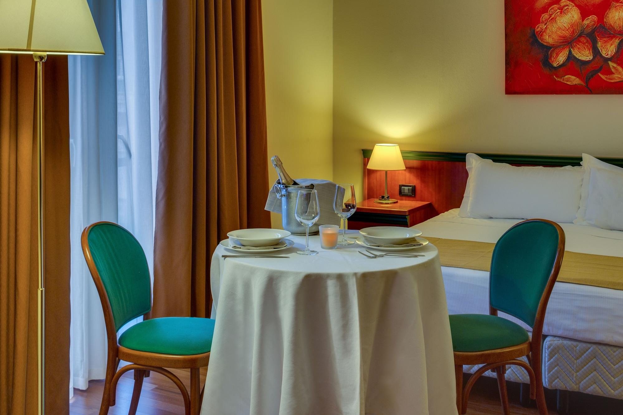 Hotel Raffaello Milan Exterior photo