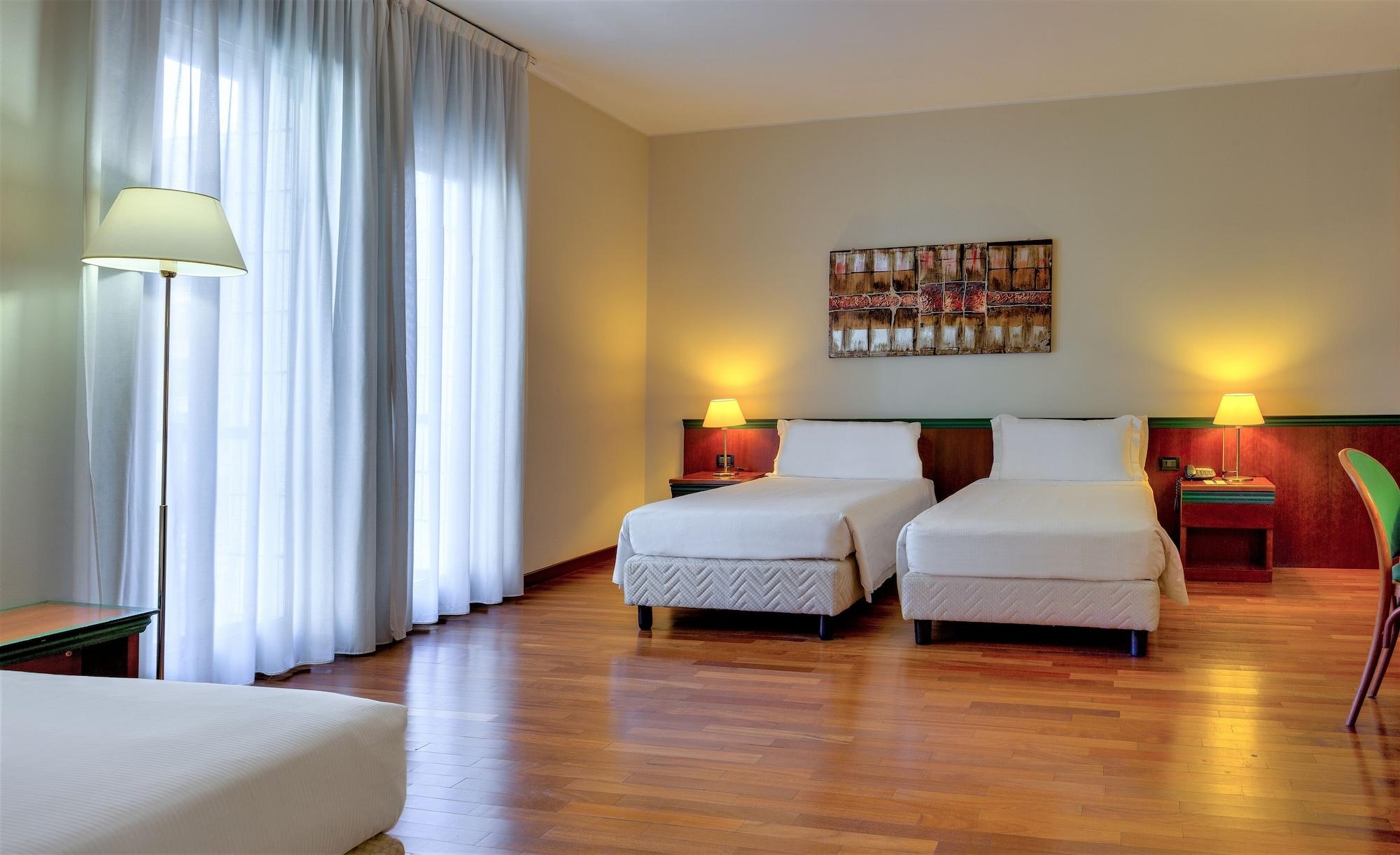 Hotel Raffaello Milan Exterior photo